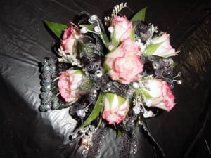 Corsages/Boutonnieres - WRC33 Flower Bouquet