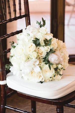 Classic white Flower Bouquet