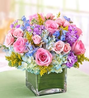 Pastel Centerpiece in a Vase Flower Bouquet