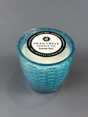 SWAN CREEK SUMMER RAIN 4.5OZ CANDLE Flower Bouquet