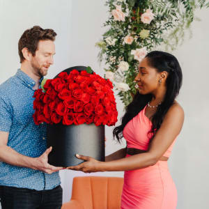 EXTRA LARGE ROUND BOX WITH RED ROSES Flower Bouquet