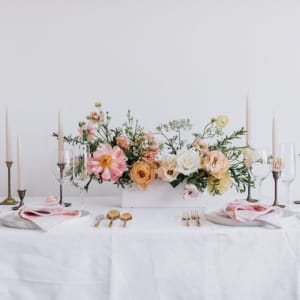 LOG & LOW CENTERPIECE Flower Bouquet