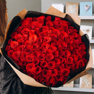 101 LONG-STEM RED ROSES Flower Bouquet