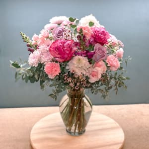 VASE ARRANGED FLOWERS Flower Bouquet