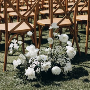 AISLE MARKER Flower Bouquet