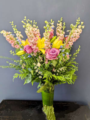 Urn Surround Pinks Flower Bouquet