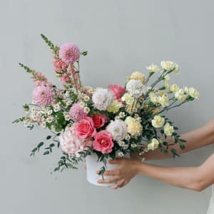 DELUXE MIX VASE Flower Bouquet