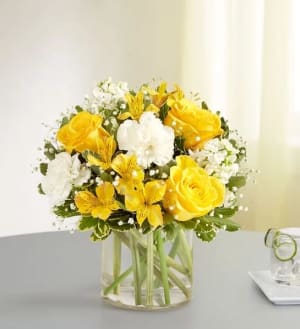 Yellow & White Delight Bouquet Flower Bouquet
