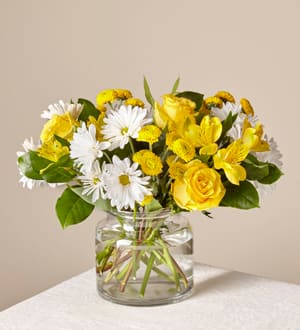 Sunny Sentiments Flower Arrangement Sunny Sentiments Flower Bouquet