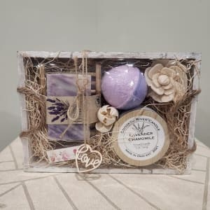 Crooked River Gift Basket Flower Arrangement Crooked River Gift Basket Flower Bouquet