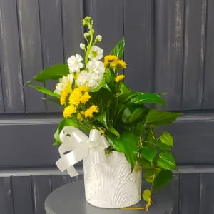 On Trend Ceramic Dish Garden Flower Bouquet