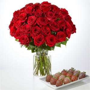 Red Rose Bouquet and Berry Bundle Flower Bouquet