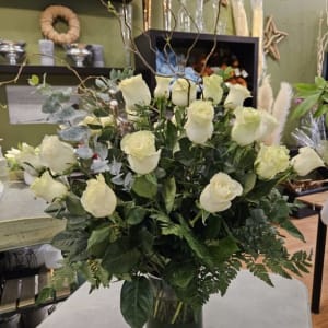 Dozen White Roses in a vase Flower Bouquet