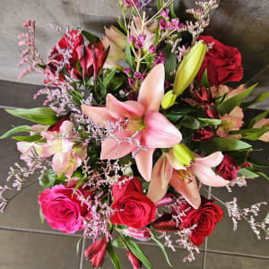 Romantic Mix Arrangement in Vase