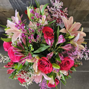Romantic Mix Arrangement in Vase