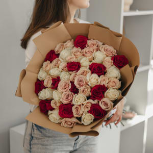 TIMELESS MIX ROSES Flower Bouquet