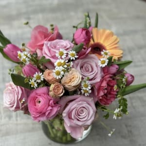RADIANCE & GRACE Flower Bouquet
