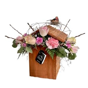 Mountain View Flycatcher House Flower Bouquet