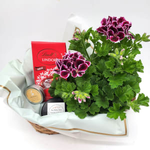 Mother's Day Gift Basket Flower Bouquet