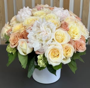 Dahlia Dream Flower Bouquet