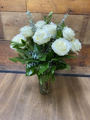 Dozen White Rose Arrangement w/ Vase