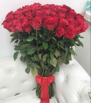 100 CM Long Stem Premium Roses(Limited Availability)