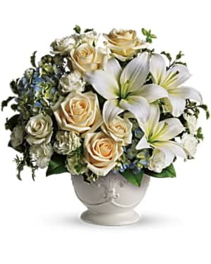 Teleflora’s Beautiful Dreams Flower Bouquet