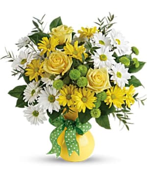 Teleflora’s Daisies And Dots Flower Bouquet