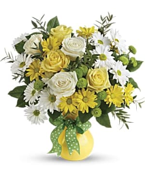 Teleflora’s Daisies And Dots Flower Bouquet