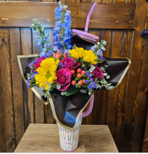 Swig 40oz Seasonal Mugsy Flower Bouquet