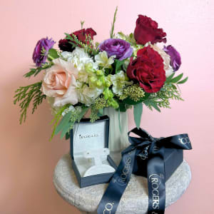 THE ROGERS & CO. Flower Bouquet