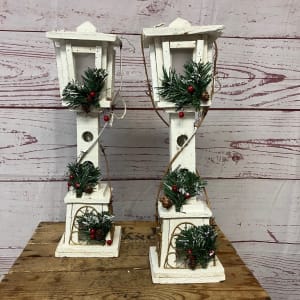 Wooden Lampost Flower Bouquet