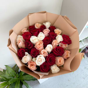 TIMELESS MIX ROSES Flower Bouquet