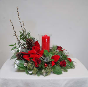 ND-40 Arreglo para centro de mesa navideño de rosas y eryngium con luceas