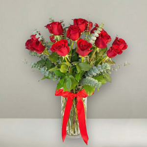 CLASSIC RED Flower Bouquet