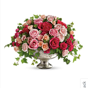 Queen's Court Centerpiece Flower Bouquet