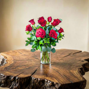 Valentine Classic Dozen Roses Flower Bouquet