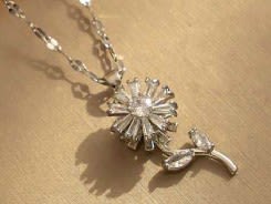 Silver Necklaces Flower Bouquet