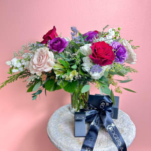 THE ROGERS & CO. Flower Bouquet