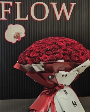 200 IN RED Flower Bouquet