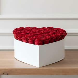 Scarlet Heart Box (Fresh Roses)