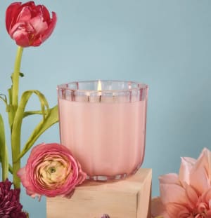 The Smell of Spring - Ribbed Glass Candle Flower Bouquet