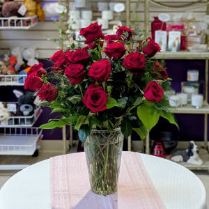Roses Red Dozen Vased