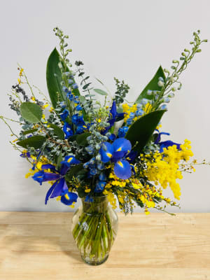 Florist's Choice - Exquisite Arrangement