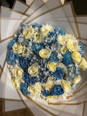 Ramos Blue & White Bouquet Flower Bouquet