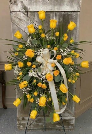 Rose Easel Spray Flower Bouquet