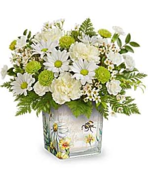 Teleflora's Bee Sweet Bouquet