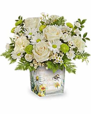 Teleflora's Bee Sweet Bouquet