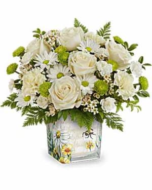 Teleflora's Bee Sweet Bouquet