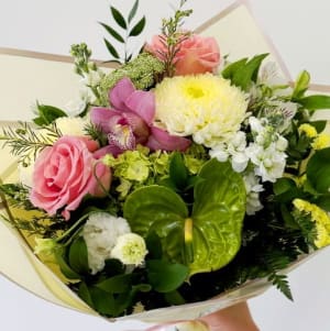 Mother’s Day Deluxe Hand-Tied Bouquet